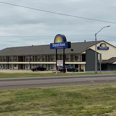 Days Inn By Wyndham Pratt Dış mekan fotoğraf